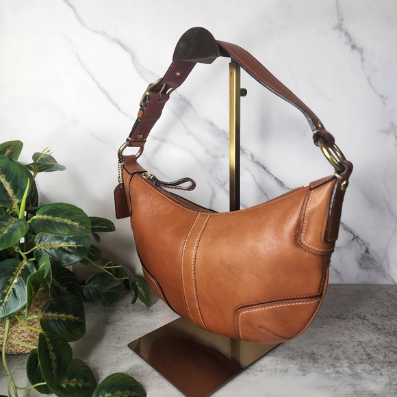 Coach Hampton Slim Hobo F0793-11372 - Picture 2 of 16